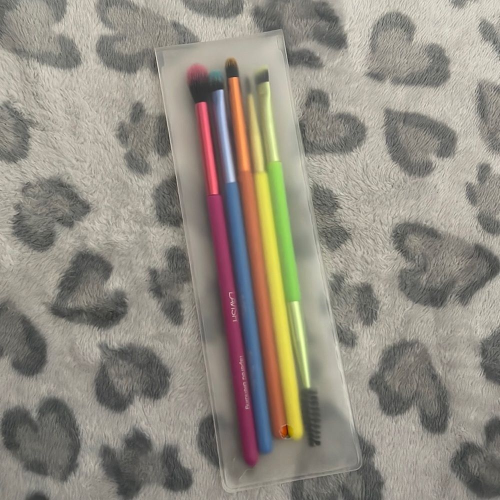 NEW LAVISH 5 Piece Neon Eye Brush Set